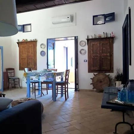 Casa Ajo E Didy, Panorama Sul Mare A Malfa (Salina)